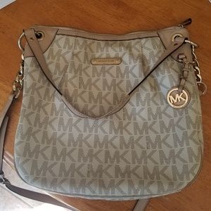 Michael kors crossbody